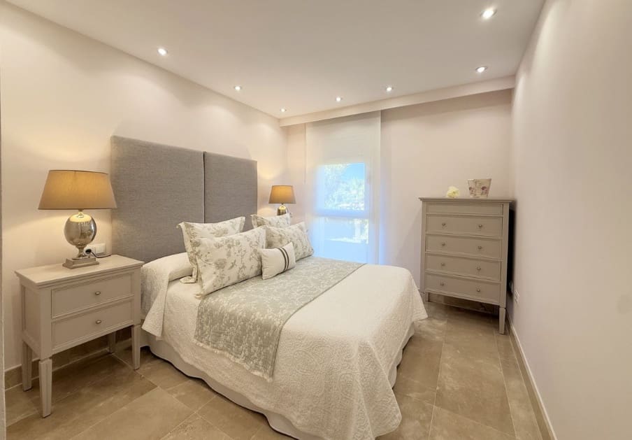 3 chambre Appartement à vendre à La Duquesa / Puerto de la Duquesa avec piscine garage - 398 000 € (Ref: 9763943)