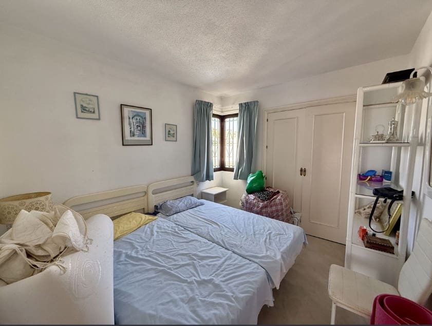 2 slaapkamer Penthouse te koop in Calahonda met zwembad - € 379.000 (Ref: 9764735)