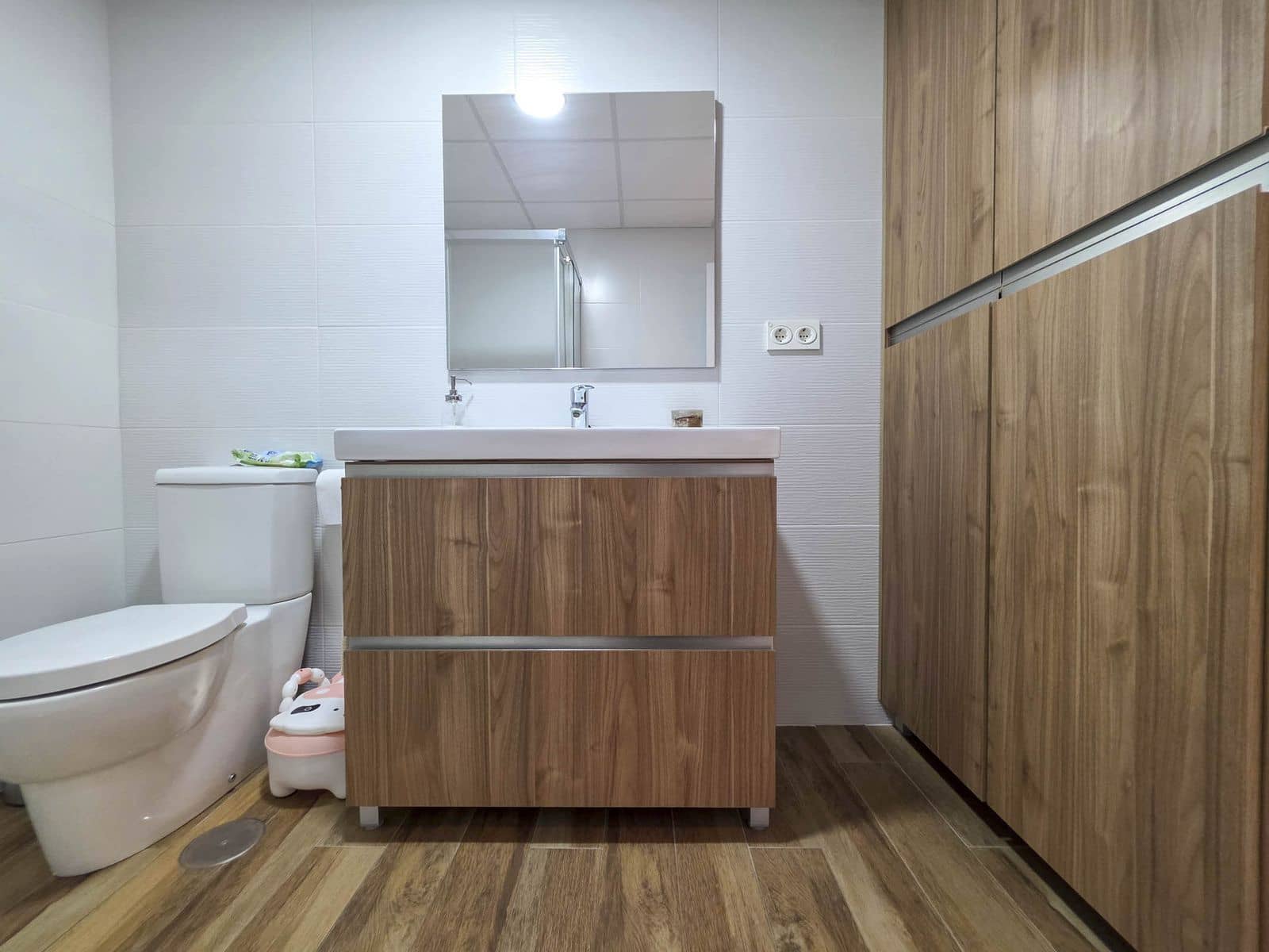 3 sypialnia Apartament na sprzedaż w La Duquesa / Puerto de la Duquesa z basenem - 480 000 € (Ref: 9764747)