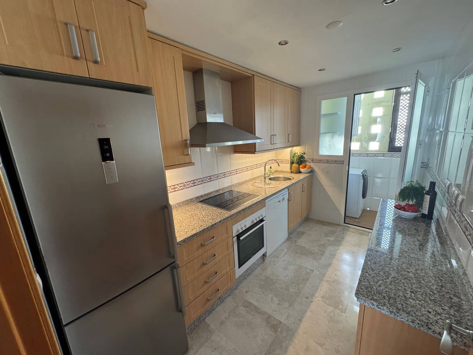 2 slaapkamer Penthouse te koop in La Duquesa / Puerto de la Duquesa met zwembad - € 295.000 (Ref: 9764761)