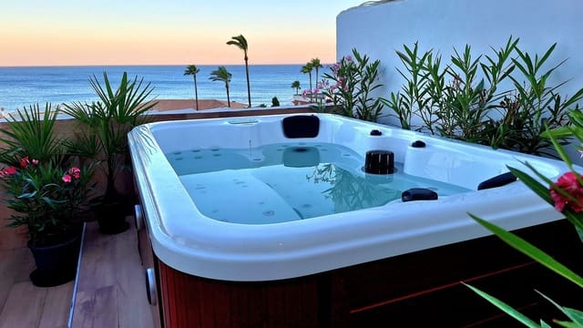 3 makuuhuone Kattohuoneisto myytävänä paikassa Estepona - 459 900 € (Ref: 9764775)