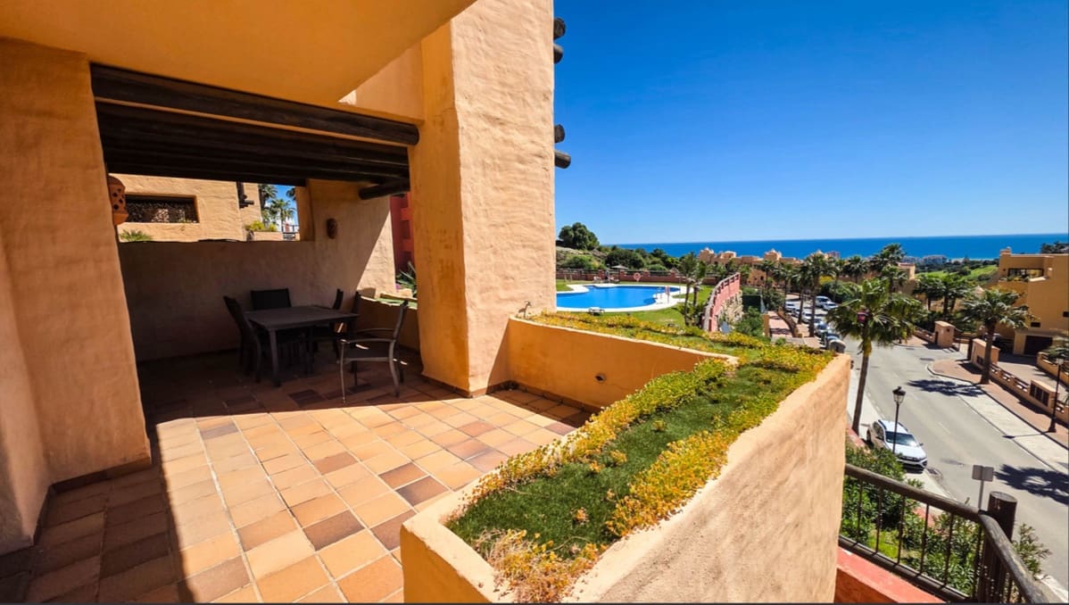 3 slaapkamer Appartement te koop in La Duquesa / Puerto de la Duquesa - € 329.000 (Ref: 9771913)