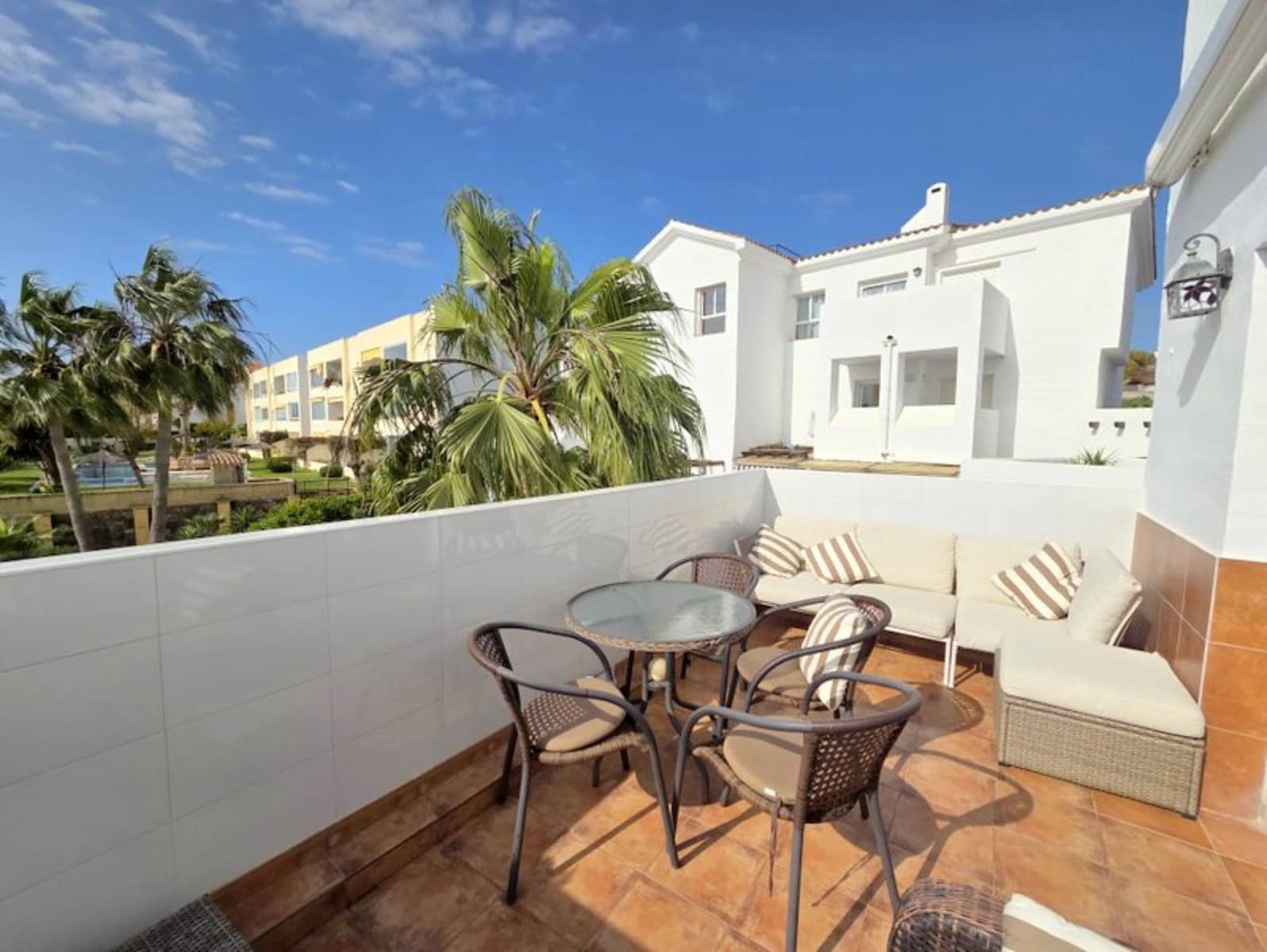 2 slaapkamer Appartement te koop in La Duquesa / Puerto de la Duquesa met zwembad - € 279.000 (Ref: 9771943)
