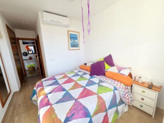 2 quarto Apartamento para venda em La Duquesa / Puerto de la Duquesa, Manilva com piscina - 265 000 € (Ref: 9774382)