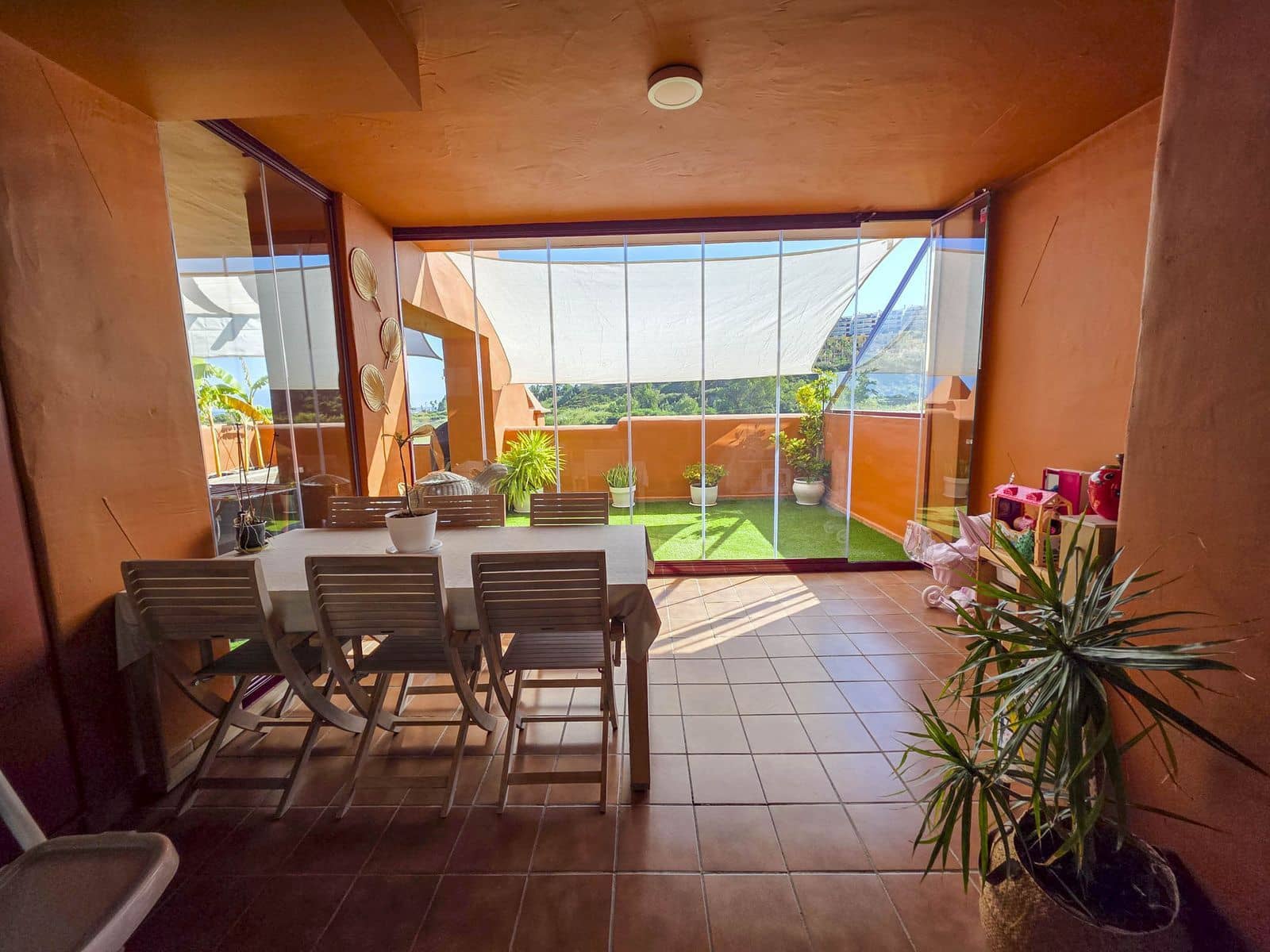 Apartamento de 3 habitaciones en La Duquesa / Puerto de la Duquesa en venta con piscina - 480.000 € (Ref: 9778772)