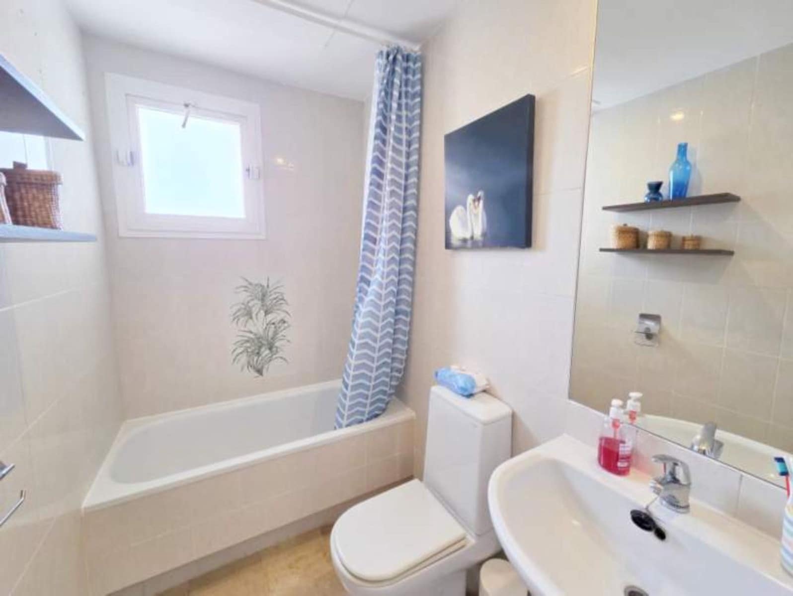 Ático de 2 habitaciones en La Duquesa / Puerto de la Duquesa en venta con piscina - 295.000 € (Ref: 9778949)