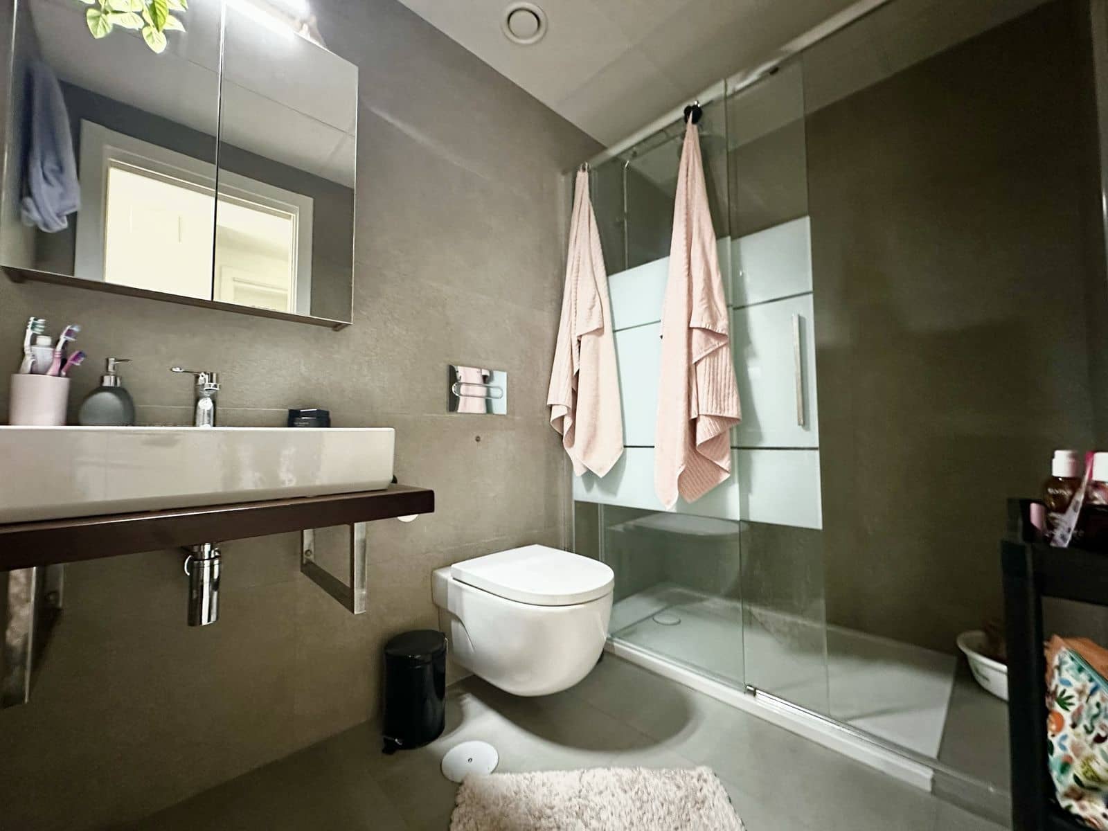 2 quarto Apartamento para venda em La Duquesa / Puerto de la Duquesa com piscina garagem - 375 000 € (Ref: 9781314)