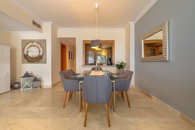 2 chambre Appartement à vendre à Selwo, Estepona avec piscine garage - 399 000 € (Ref: 9782014)