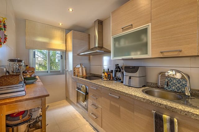 2 chambre Appartement à vendre à Selwo, Estepona avec piscine garage - 399 000 € (Ref: 9782014)