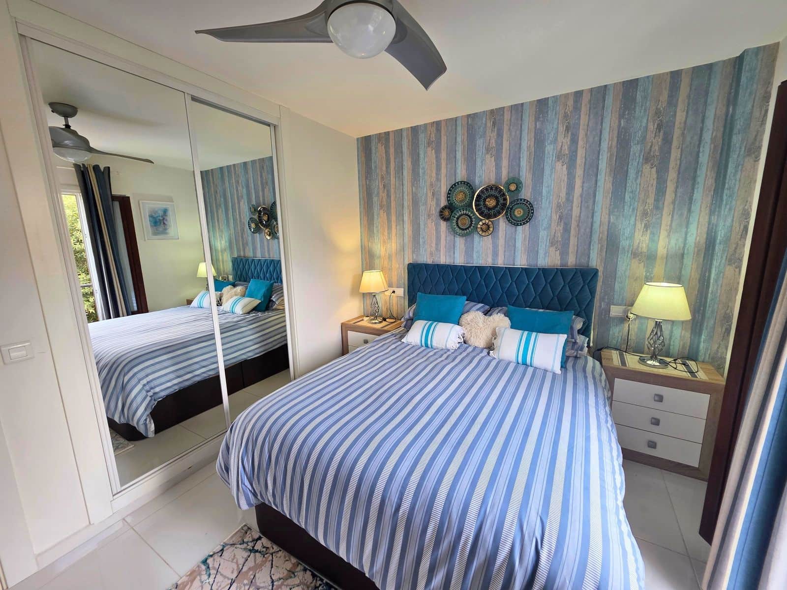 Apartamento de 3 habitaciones en La Duquesa / Puerto de la Duquesa en venta - 370.000 € (Ref: 9782030)