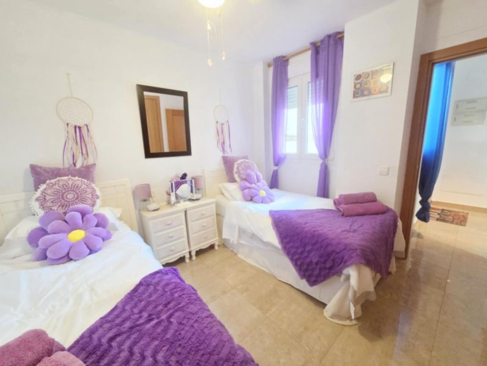 2 quarto Apartamento para venda em La Duquesa / Puerto de la Duquesa com piscina - 265 000 € (Ref: 9782031)