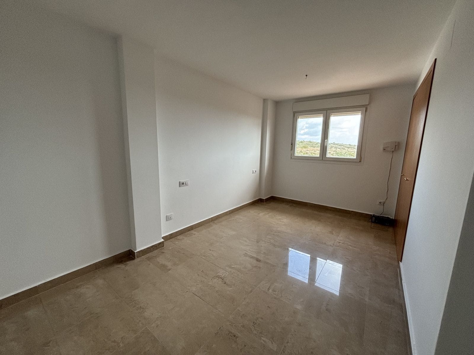 3 quarto Apartamento para venda em La Duquesa / Puerto de la Duquesa com piscina - 258 000 € (Ref: 9782076)