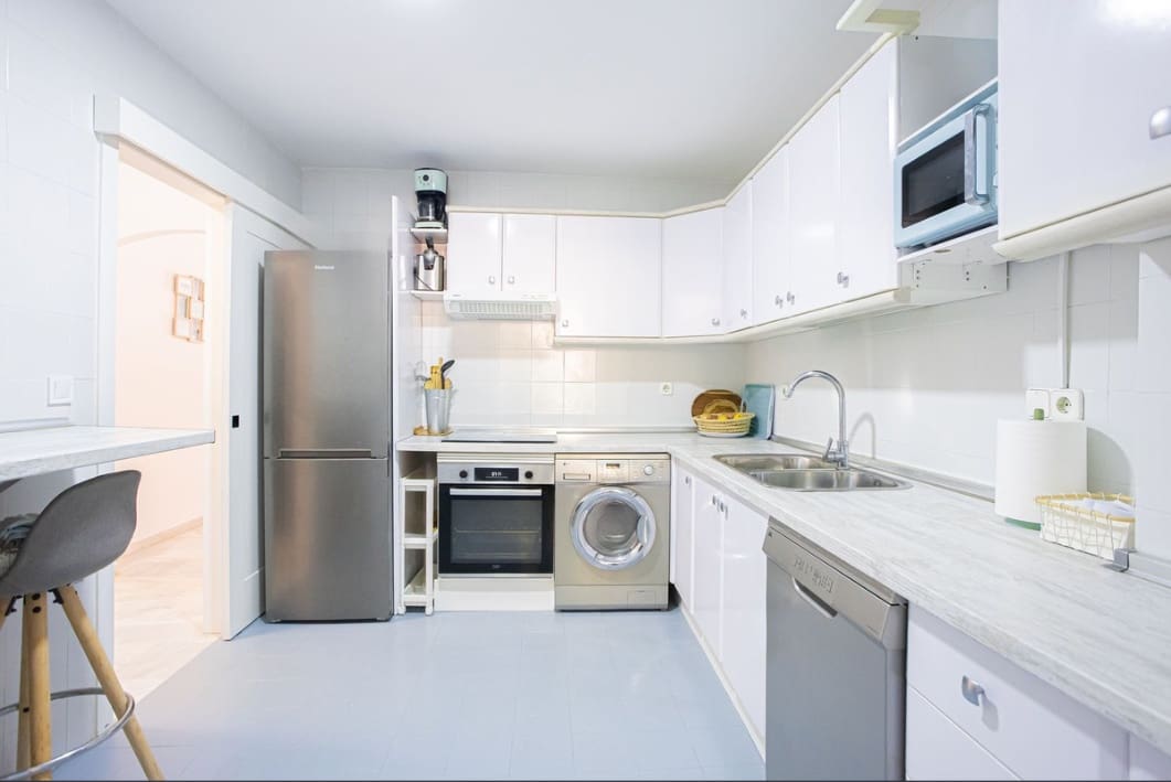 2 bedroom Apartment for sale in Golden Mile with pool - € 525,000 (Ref: 9783454)