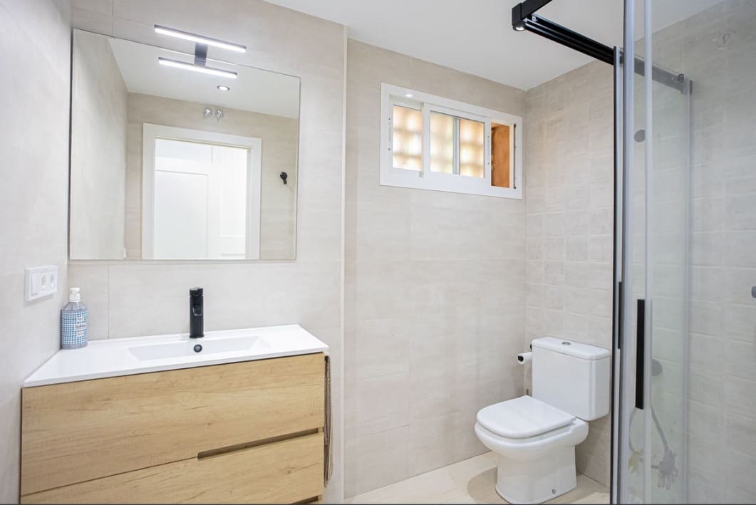 2 bedroom Apartment for sale in Golden Mile with pool - € 525,000 (Ref: 9783454)