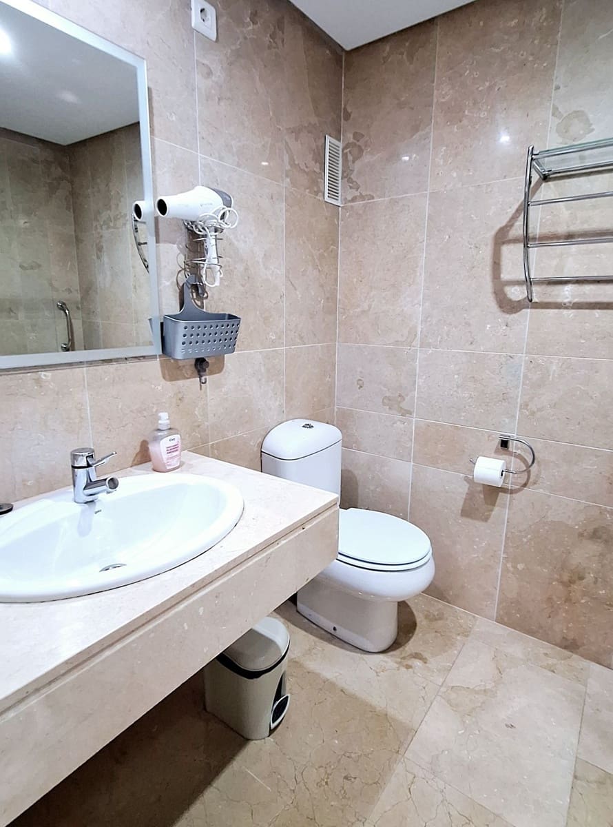 2 soveværelse Lejlighed til salg i La Duquesa / Puerto de la Duquesa med swimmingpool garage - € 470.000 (Ref: 9783773)