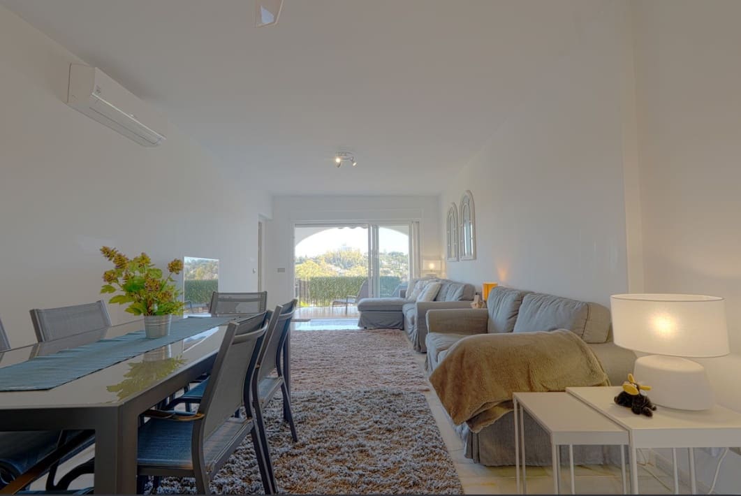 2 Zimmer Apartment zu verkaufen in El Paraiso mit Pool - 420.000 € (Ref: 9783833)