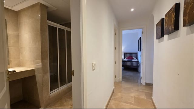 3 soveværelse Lejlighed til salg i La Duquesa / Puerto de la Duquesa, Manilva - € 329.000 (Ref: 9783834)