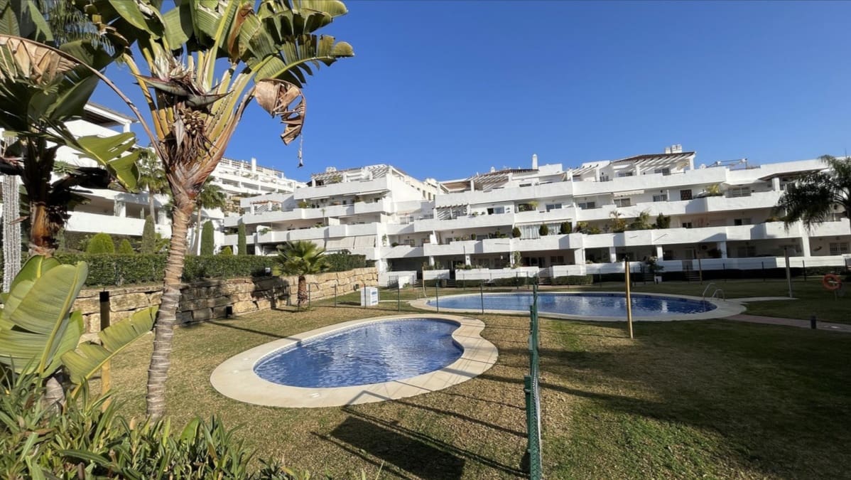 3 slaapkamer Penthouse te koop in New Golden Mile met zwembad garage - € 375.000 (Ref: 9783879)