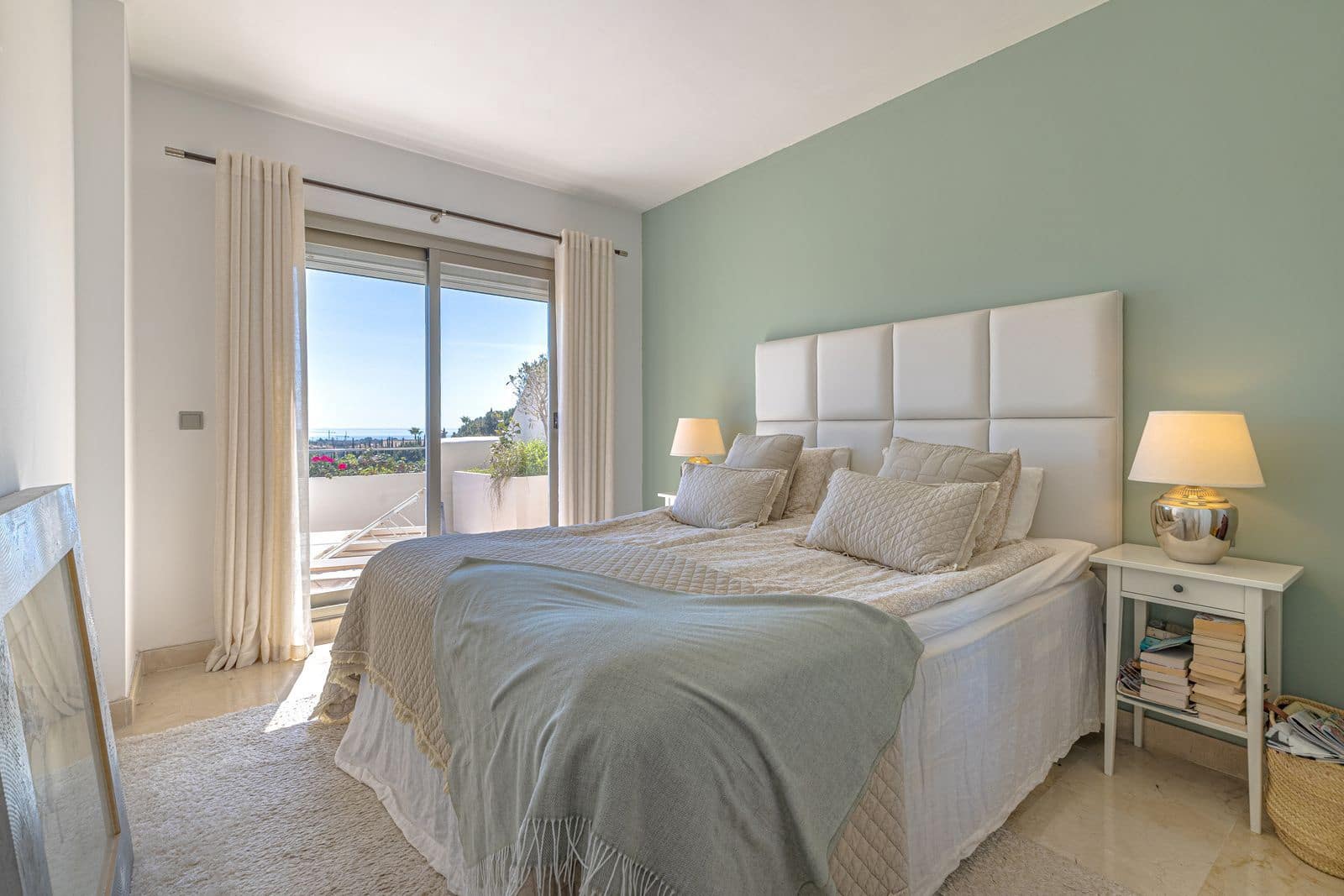 2 soverom Leilighet til salgs i New Golden Mile med svømmebasseng garasje - € 399 000 (Ref: 9783888)