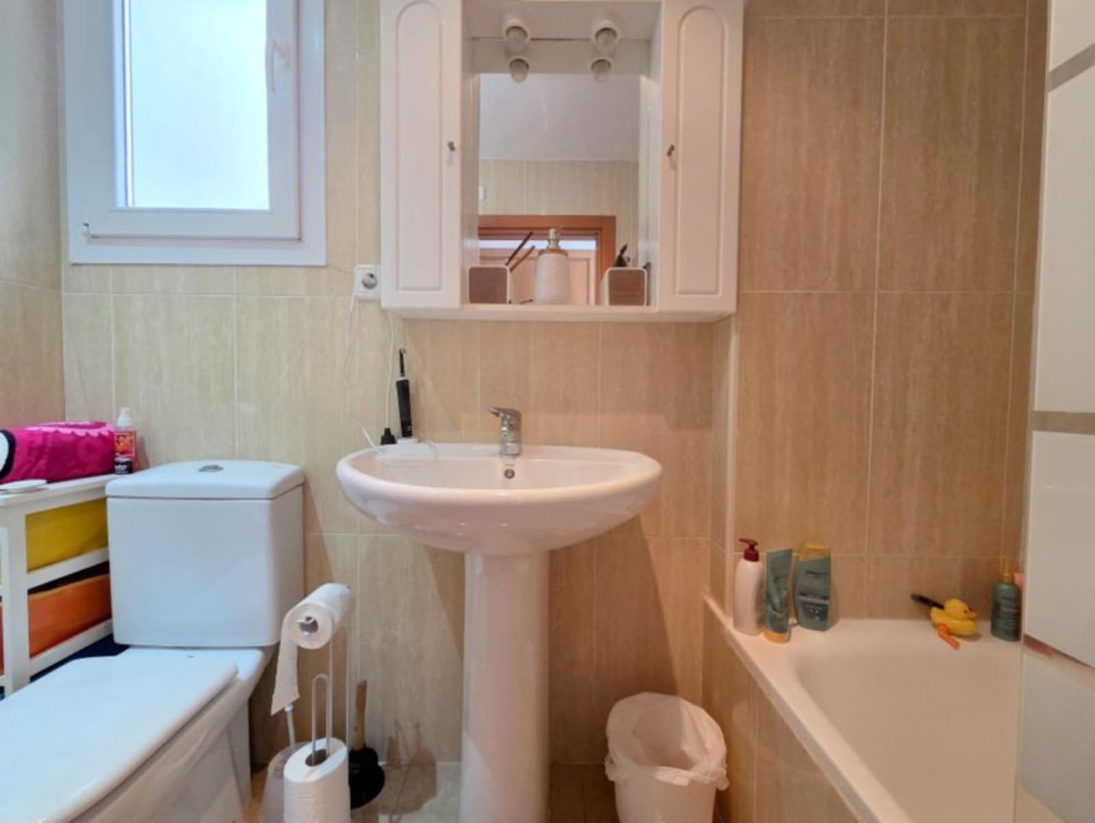 2 soveværelse Lejlighed til salg i La Duquesa / Puerto de la Duquesa med swimmingpool - € 265.000 (Ref: 9783892)