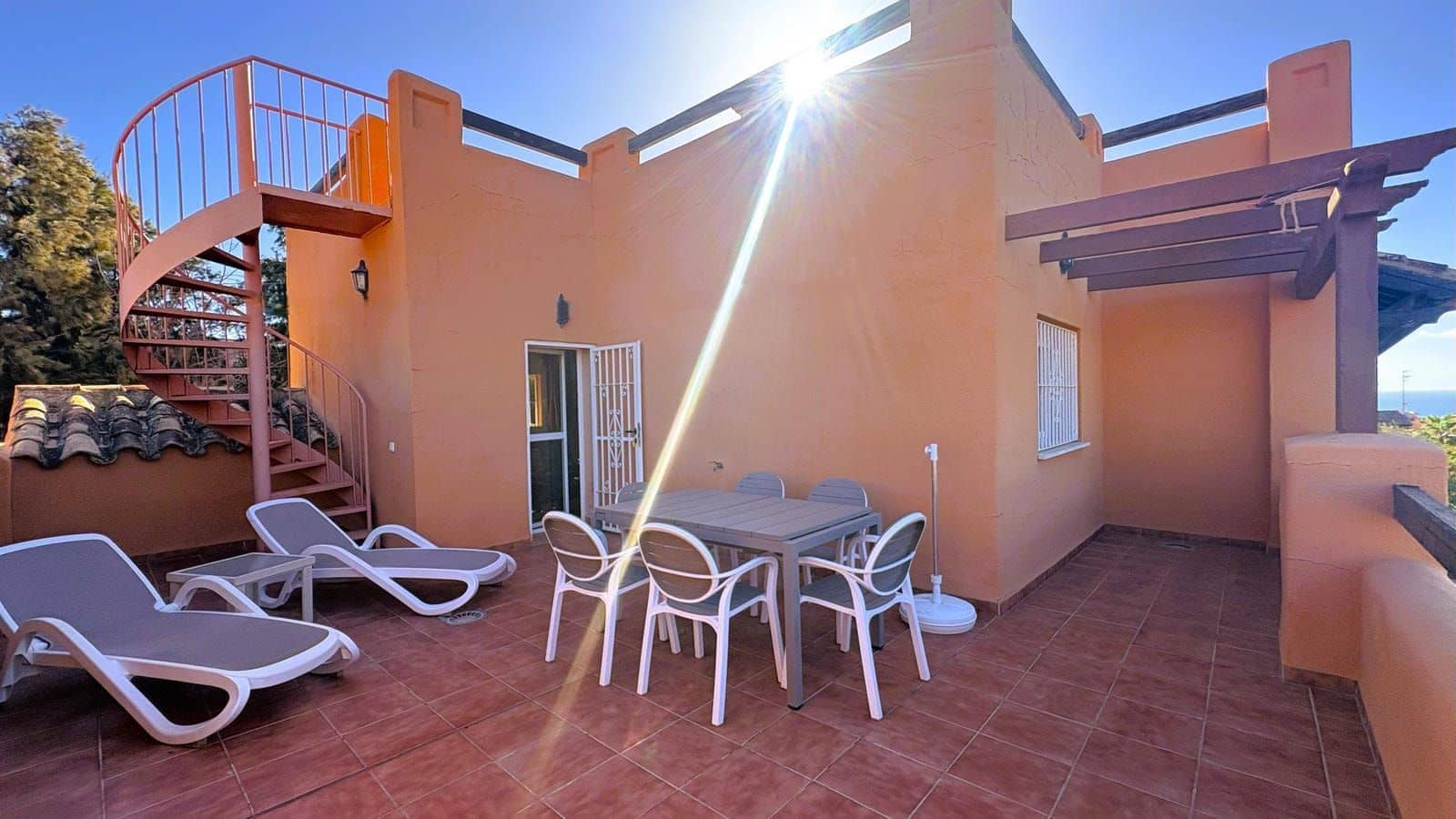 3 soverom Penthouse til salgs i Casares med svømmebasseng - € 355 000 (Ref: 9793259)