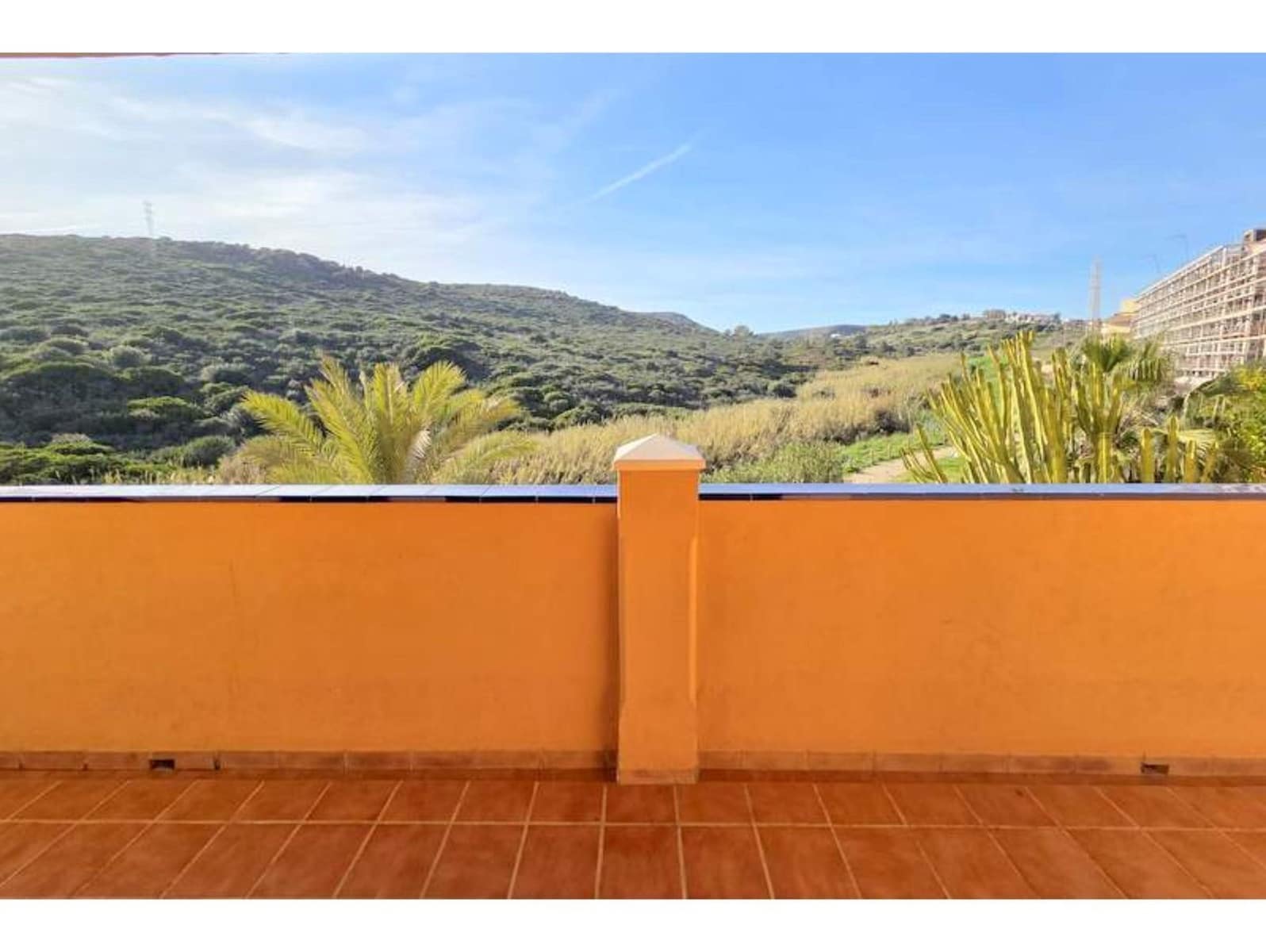 2 makuuhuone Huoneisto myytävänä paikassa La Duquesa / Puerto de la Duquesa mukana uima-altaan - 269 000 € (Ref: 9793451)