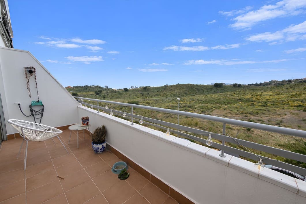 2 chambre Penthouse à vendre à La Cala de Mijas avec piscine - 450 000 € (Ref: 9795093)
