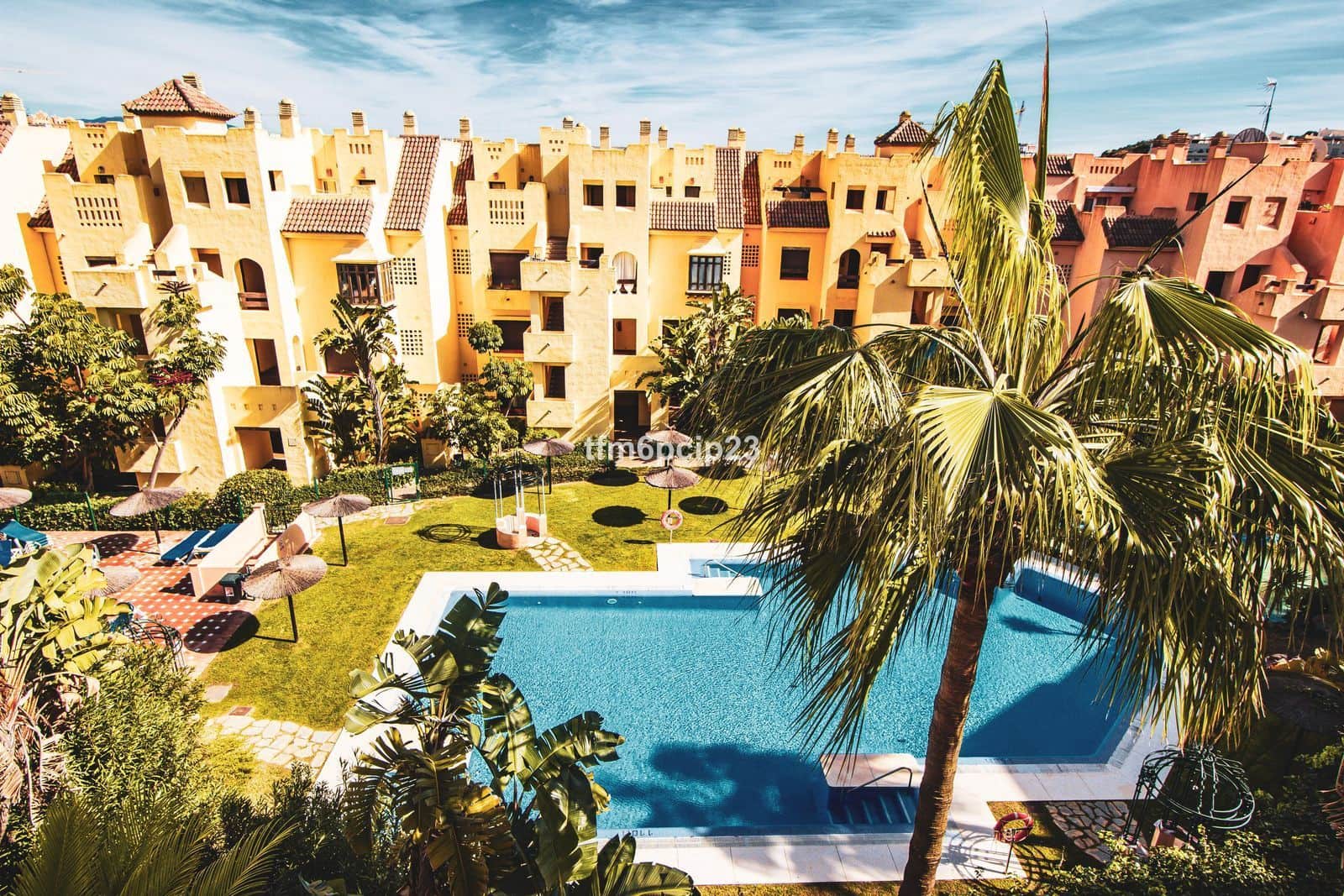 2 sovrum Lägenhet till salu i La Duquesa / Puerto de la Duquesa med pool garage - 255 000 € (Ref: 9797528)