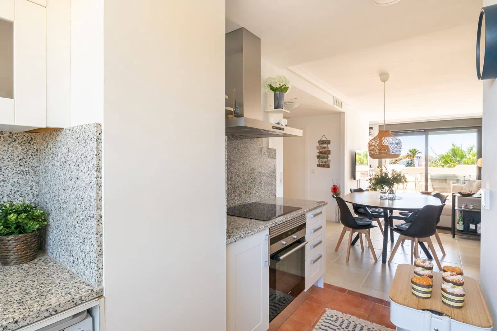 2 sypialnia Penthouse na sprzedaż w Estepona z basenem garażem - 450 000 € (Ref: 9797688)