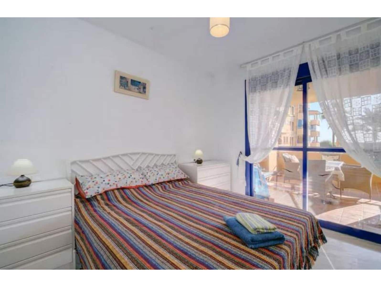 2 sovrum Lägenhet till salu i La Duquesa / Puerto de la Duquesa med pool - 269 000 € (Ref: 9798133)