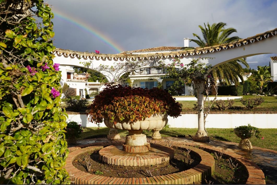 Apartamento de 2 habitaciones en El Paraiso en venta con piscina - 420.000 € (Ref: 9798176)