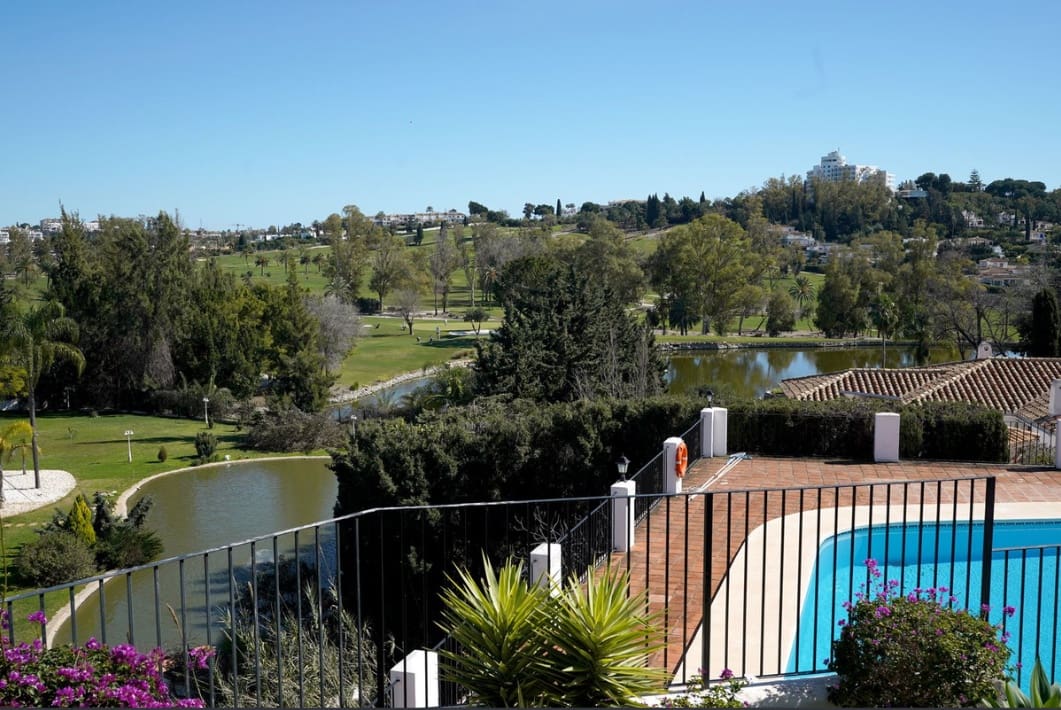 Apartamento de 2 habitaciones en El Paraiso en venta con piscina - 420.000 € (Ref: 9798176)