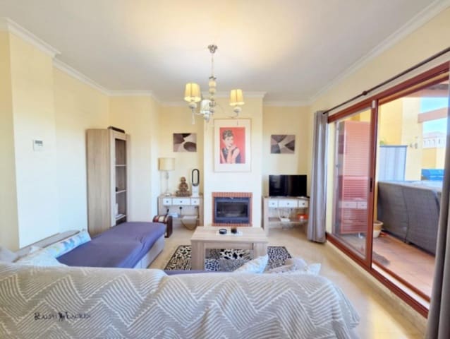 2 sovrum Lägenhet till salu i La Duquesa / Puerto de la Duquesa, Manilva med pool - 265 000 € (Ref: 9798225)