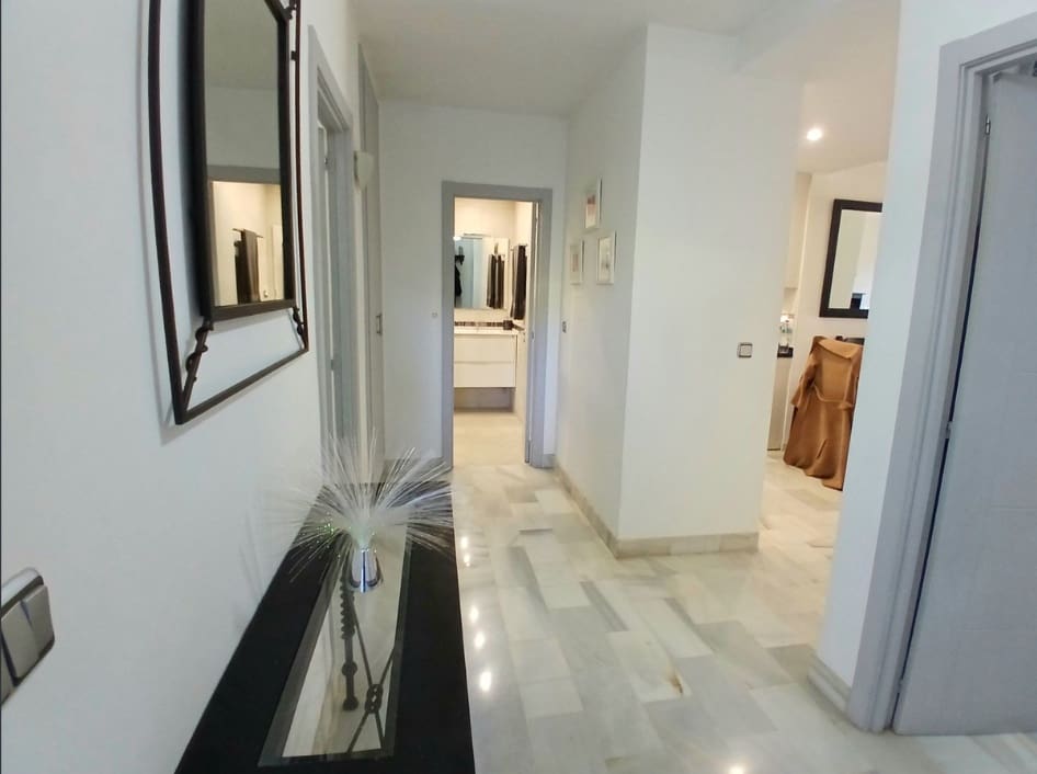 3 sypialnia Apartament na sprzedaż w Calahonda z basenem garażem - 495 000 € (Ref: 9798245)