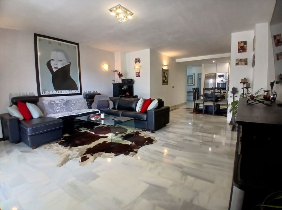 3 sypialnia Apartament na sprzedaż w Calahonda z basenem garażem - 495 000 € (Ref: 9798245)