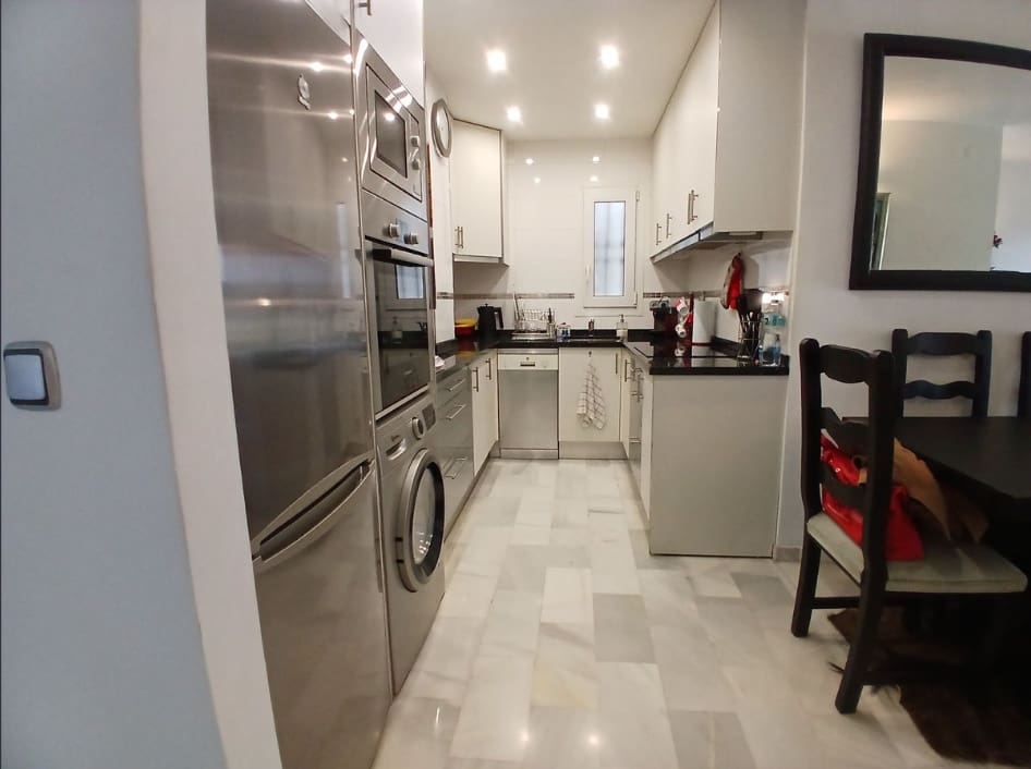 3 sypialnia Apartament na sprzedaż w Calahonda z basenem garażem - 495 000 € (Ref: 9798245)