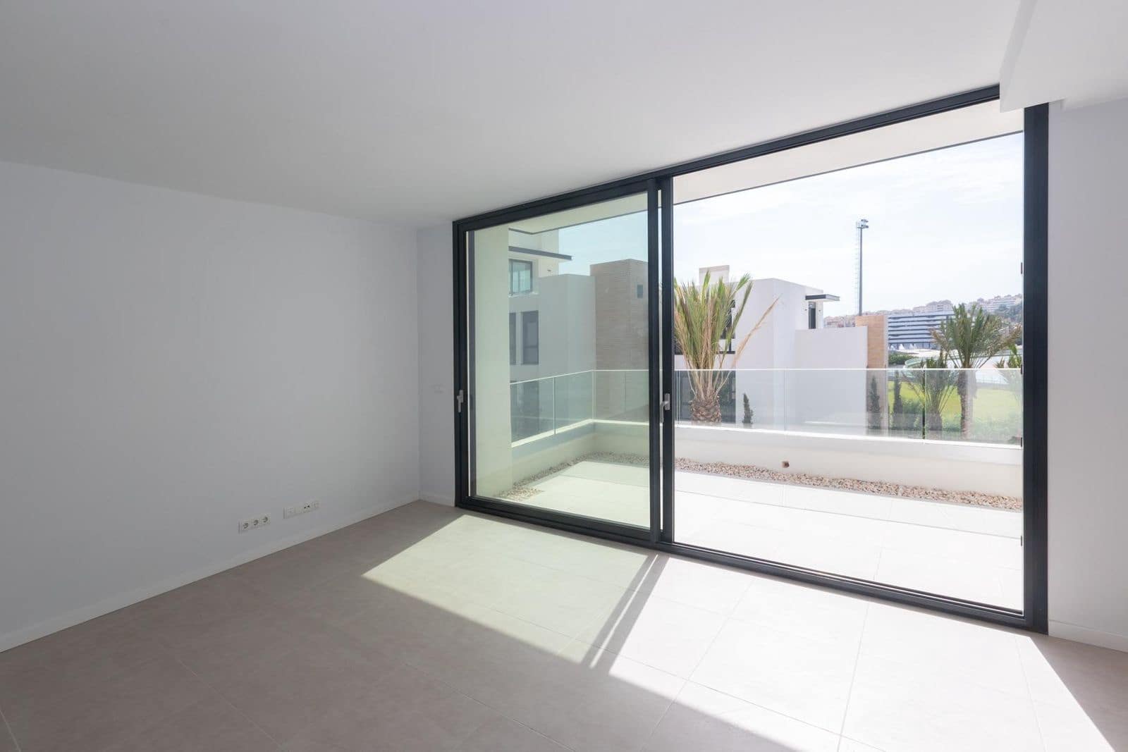 3 soveværelse Lejlighed til salg i Estepona med swimmingpool garage - € 440.000 (Ref: 9799936)