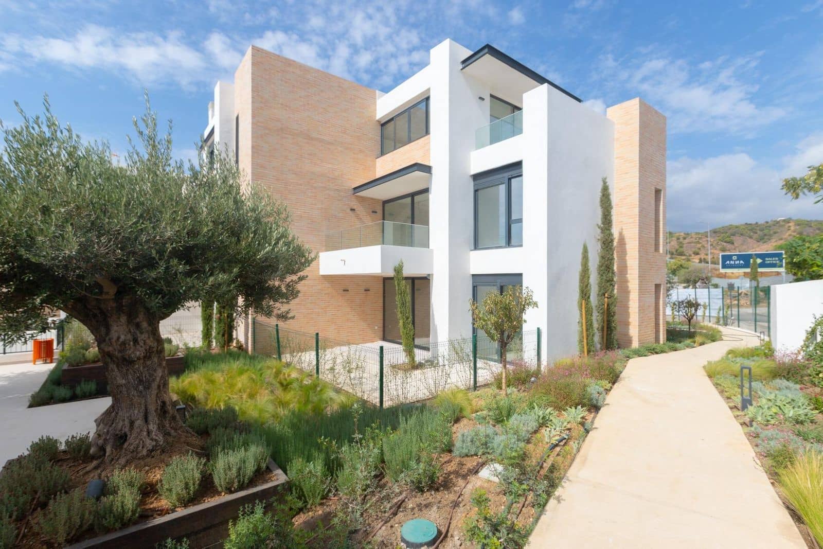 3 soveværelse Lejlighed til salg i Estepona med swimmingpool garage - € 440.000 (Ref: 9799936)