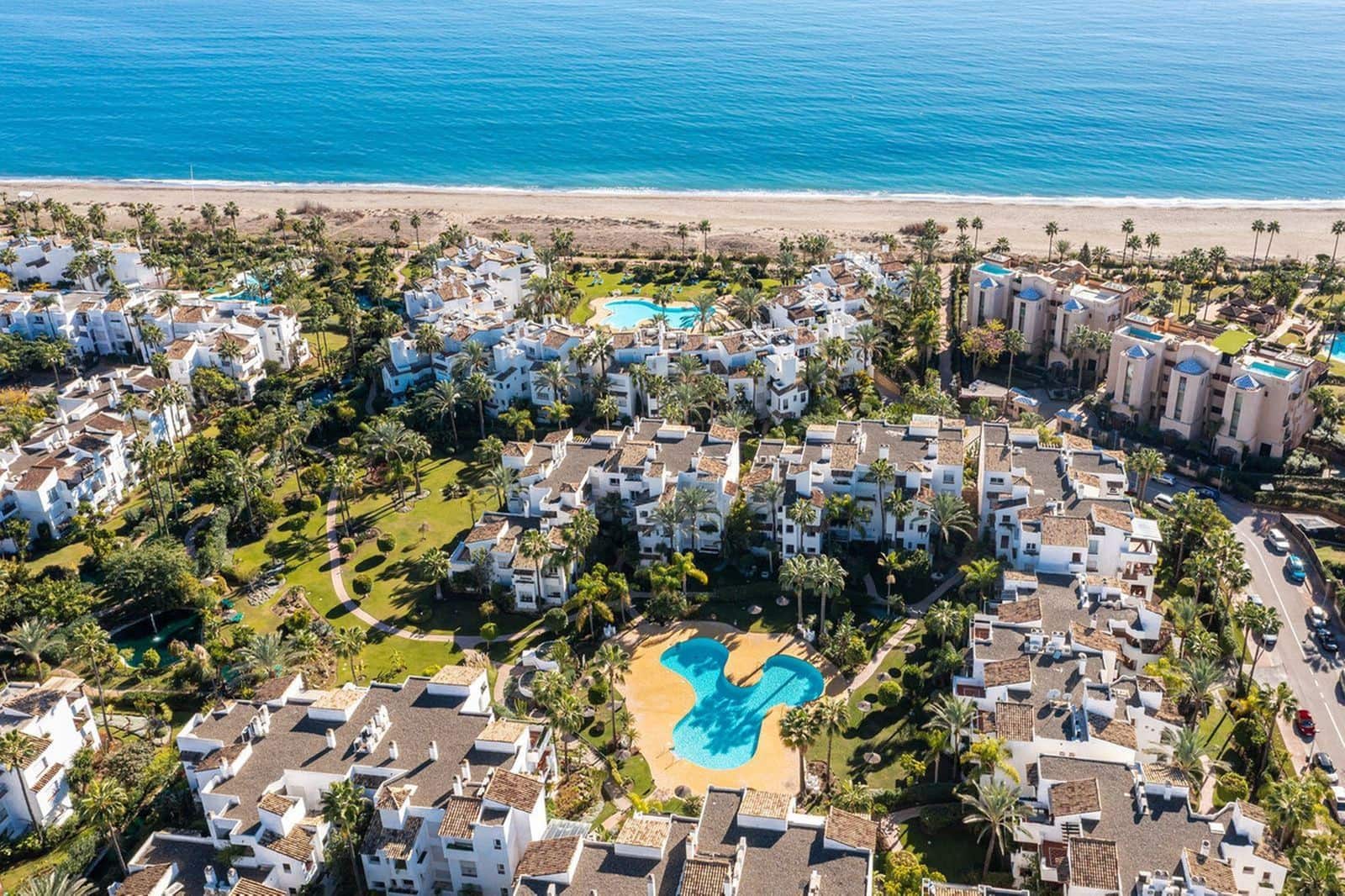 2 Zimmer Apartment zu verkaufen in Costalita mit Pool - 435.000 € (Ref: 9799937)