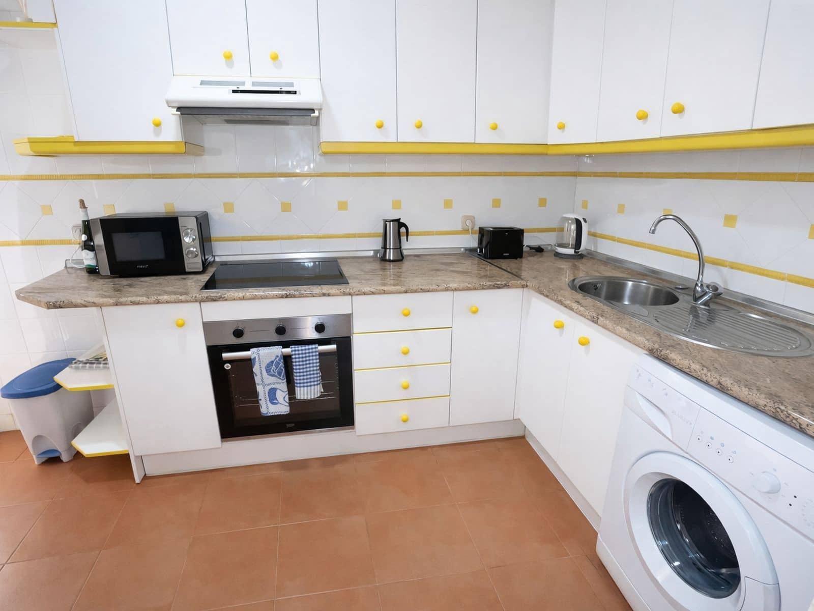 2 soveværelse Lejlighed til salg i Estepona - € 391.500 (Ref: 9799938)