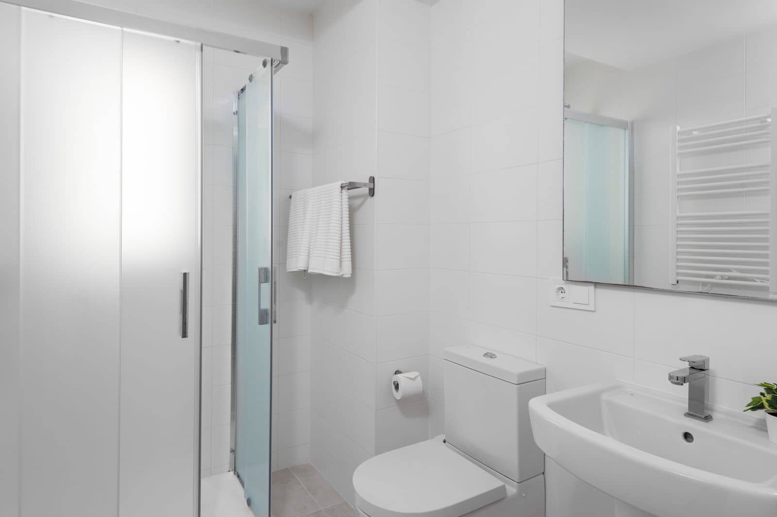 2 soveværelse Lejlighed til salg i Estepona med swimmingpool - € 399.000 (Ref: 9799939)