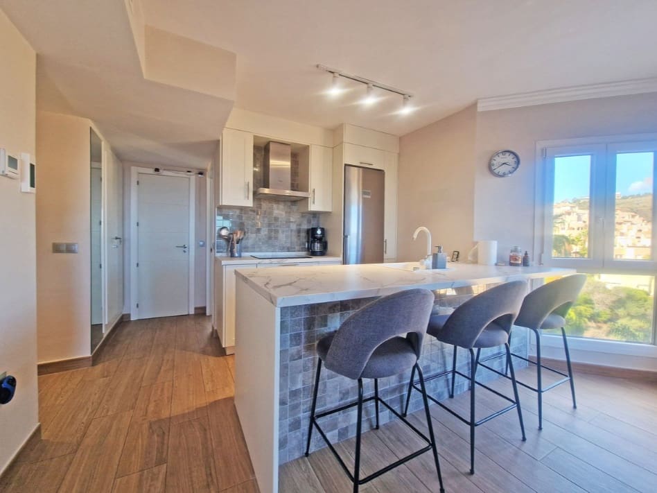 3 sovrum Lägenhet till salu i Calahonda med pool - 385 000 € (Ref: 9799941)