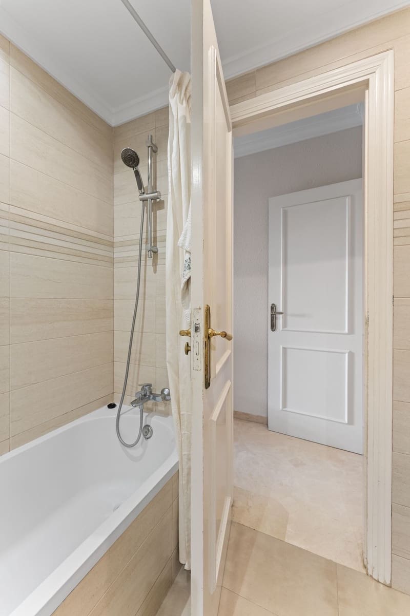 2 Zimmer Apartment zu verkaufen in Riviera del Sol mit Pool - 299.000 € (Ref: 9799946)