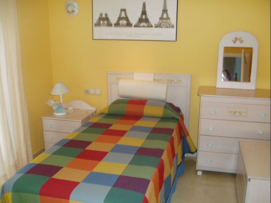 5 camera da letto Casa in vendita in Estepona con piscina - 435.000 € (Rif: 9800012)