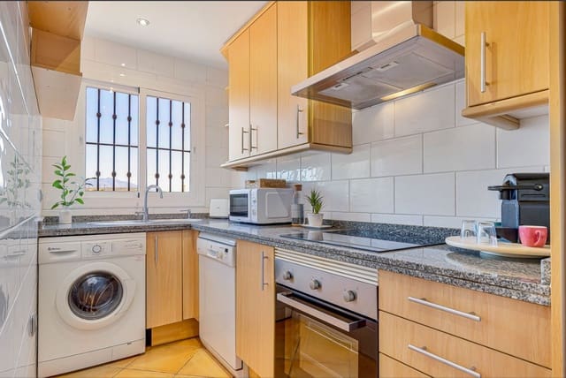 2 sypialnia Apartament na sprzedaż w La Cala de Mijas, Mijas z basenem garażem - 369 000 € (Ref: 9800724)