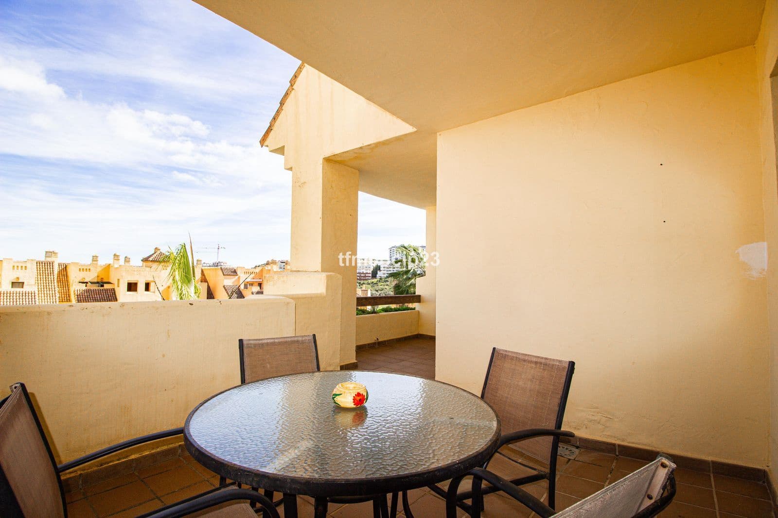 2 soveværelse Lejlighed til salg i La Duquesa / Puerto de la Duquesa med swimmingpool garage - € 255.000 (Ref: 9800730)