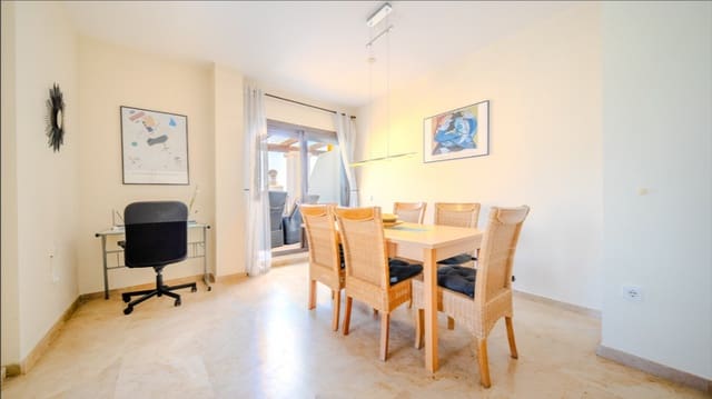 2 slaapkamer Penthouse te koop in La Duquesa / Puerto de la Duquesa, Manilva met zwembad - € 349.000 (Ref: 9800779)