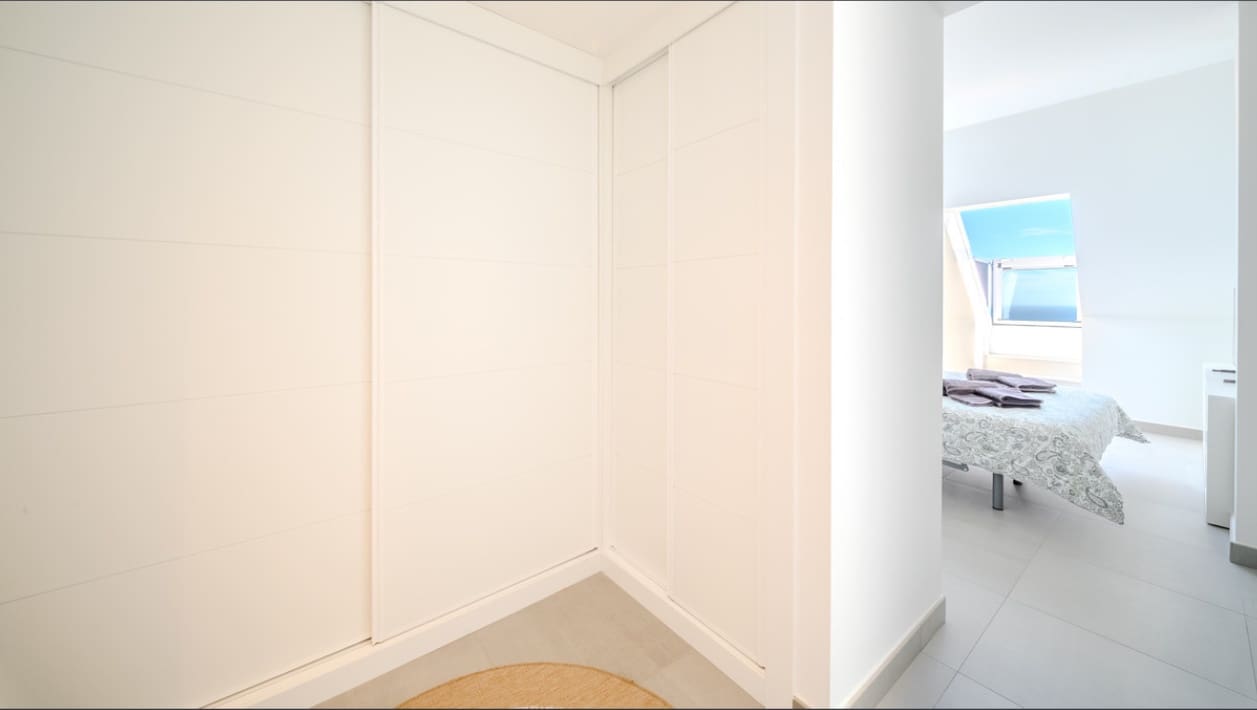 2 soveværelse Penthouse til salg i La Duquesa / Puerto de la Duquesa med swimmingpool - € 365.000 (Ref: 9800790)