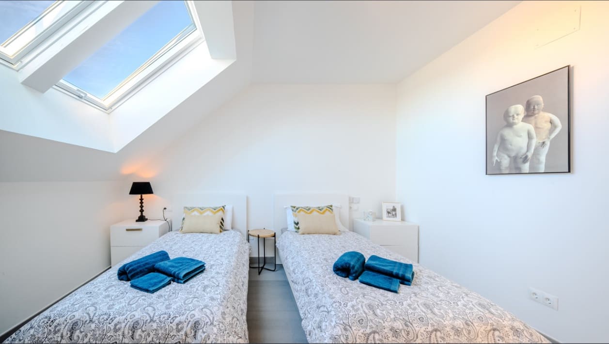 2 soveværelse Penthouse til salg i La Duquesa / Puerto de la Duquesa med swimmingpool - € 365.000 (Ref: 9800790)