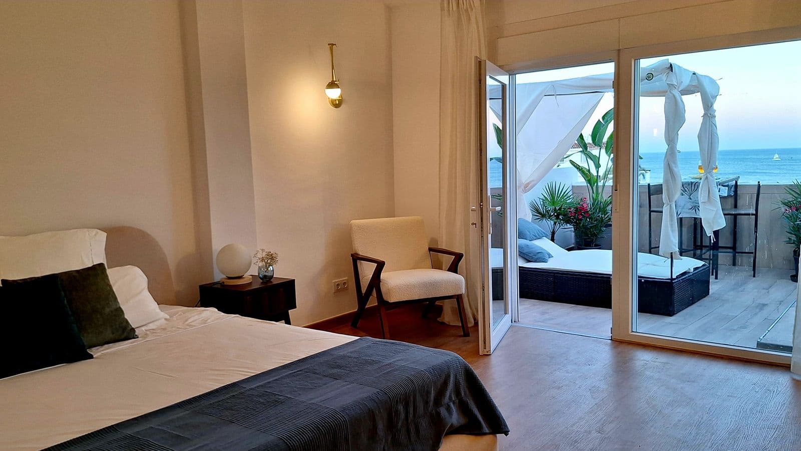 3 sypialnia Penthouse na sprzedaż w Estepona - 459 900 € (Ref: 9800792)